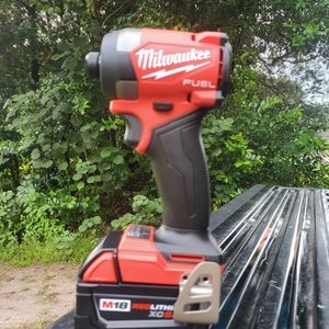 MILWAUKEE 1/4" IMPACT DRIVER and BATTERY